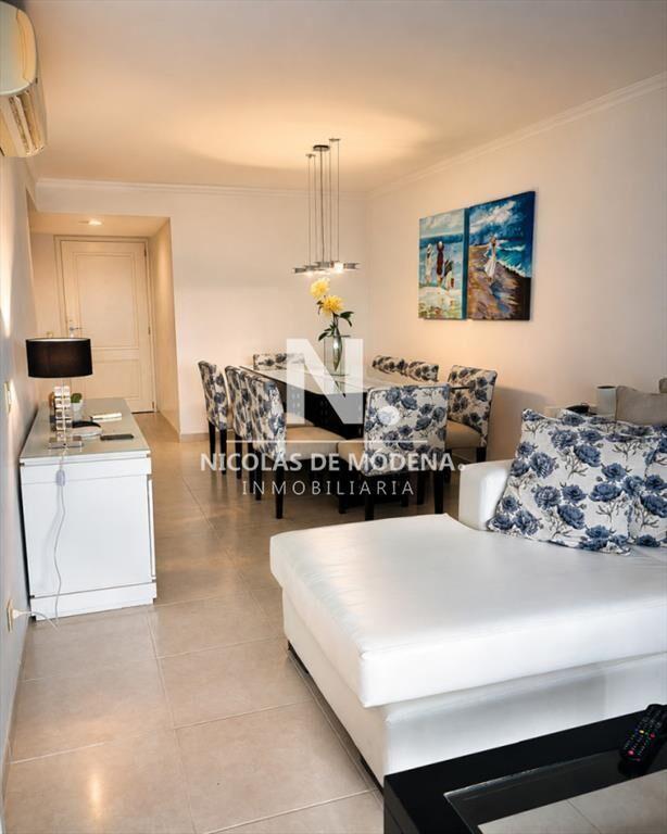 Vende Apartamento de 2 dormitorios con vista parcial al mar