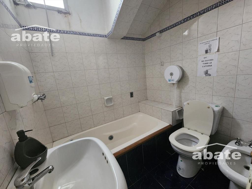 Venta propiedad corporativa - 423m2 sobre Av. Rivera próxim
