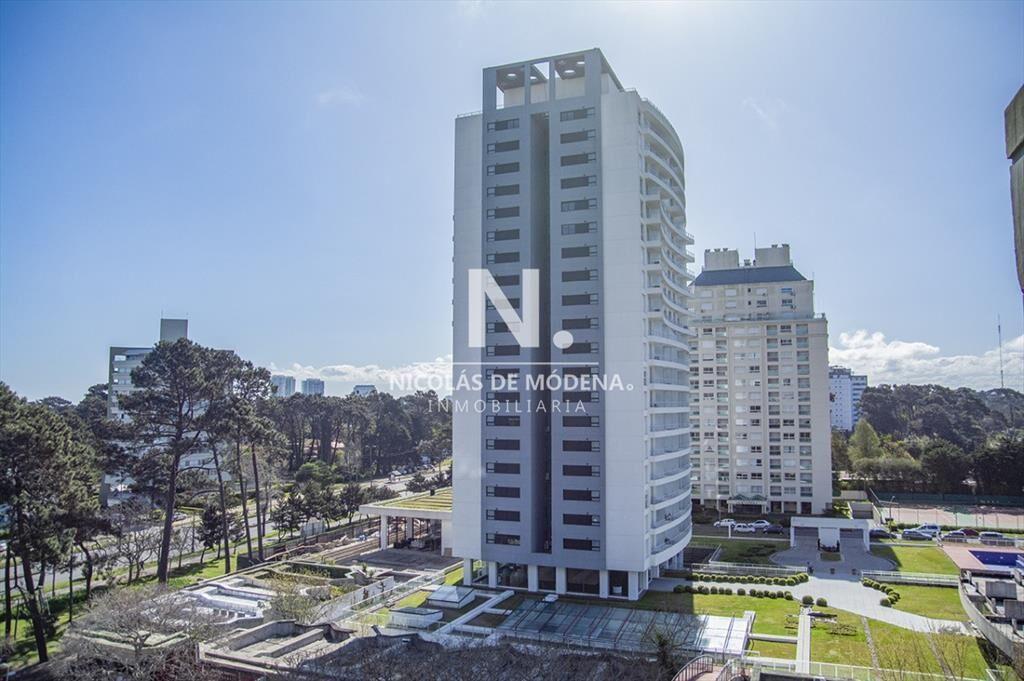 Departamento en venta de 3 dormitorios en Center,