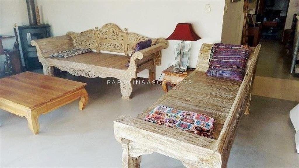 VENTA DE CASA DE 3 DORMITORIOS EN MONTOYA PUNTA