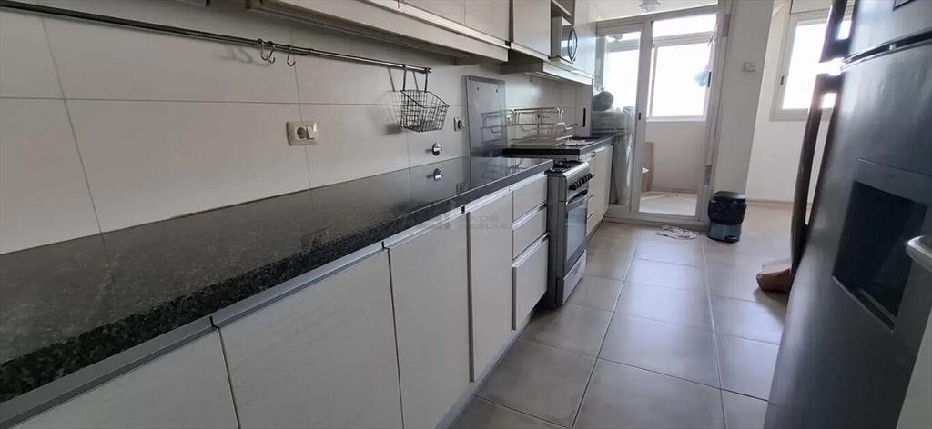 Se alquila Penthouse de 3 dormitorios con terraza y garage