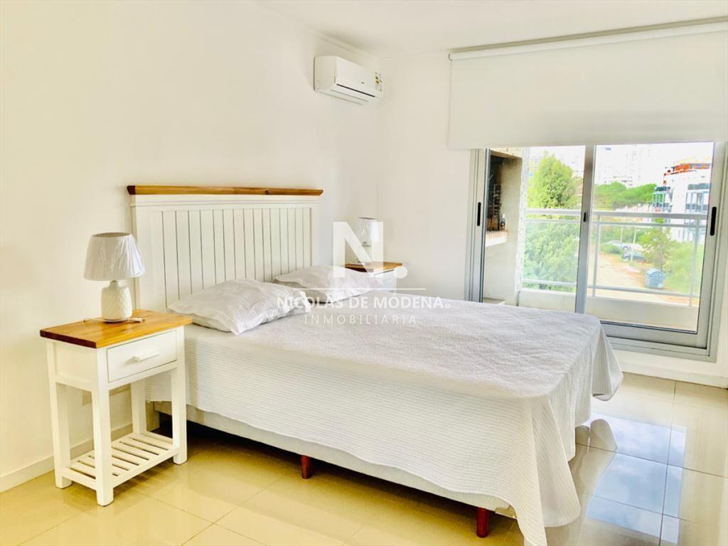 apartamento en zona de Aidy Grill, con parrillero propio