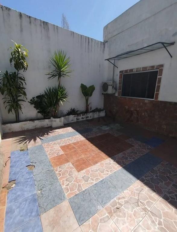 INVERSOR 3 CASAS/ 5COCHRERAS/A 1CUADRA BULEVAR ARTIGAS Y ...