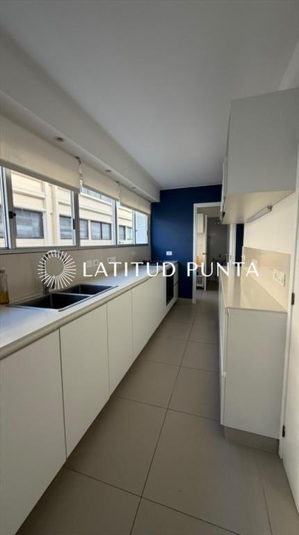 Apartamento 3 dormitorios. Península