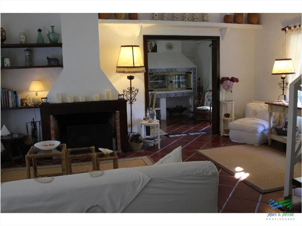 En venta y alquiler...  Casa en excelente zona,