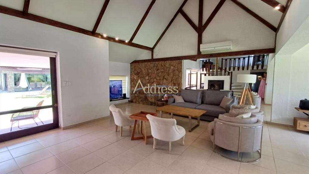Vende gran casa para vivir todo el aÃ±o, de 3 en