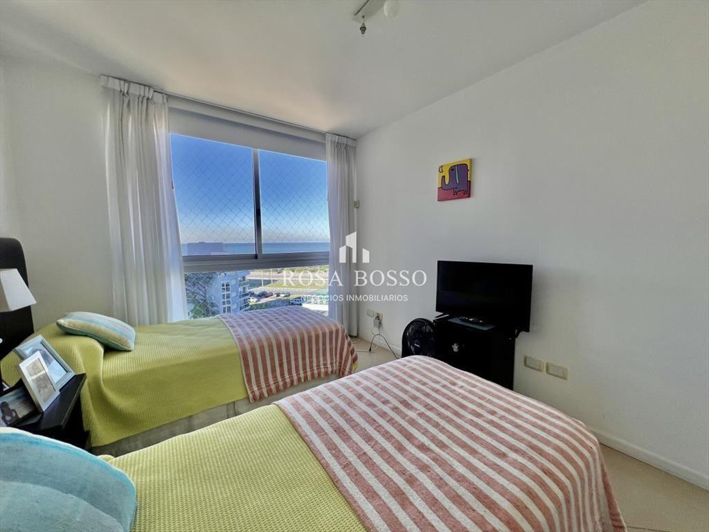 Venta Brava- Punta del Este; 4 dormitorios; 4 el