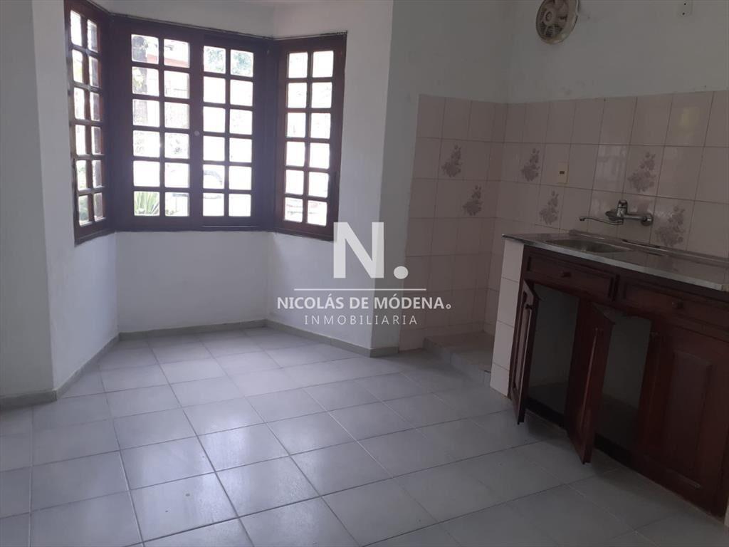 Casa en Maldonado: 4 Dormitorios, 3 Baños.