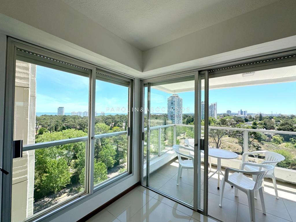 Apartamento en venta de 2 dormitorios en edificio Parquemar