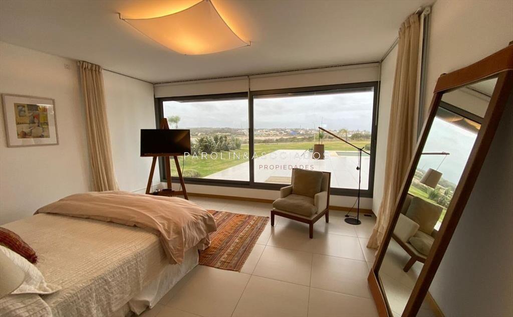 Apartamento en venta de 3 dormitorios en edificio