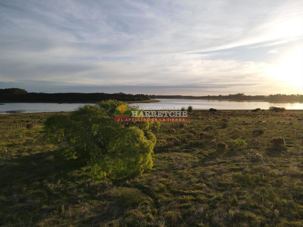 Chacra sin construcciones con la costa del Grande