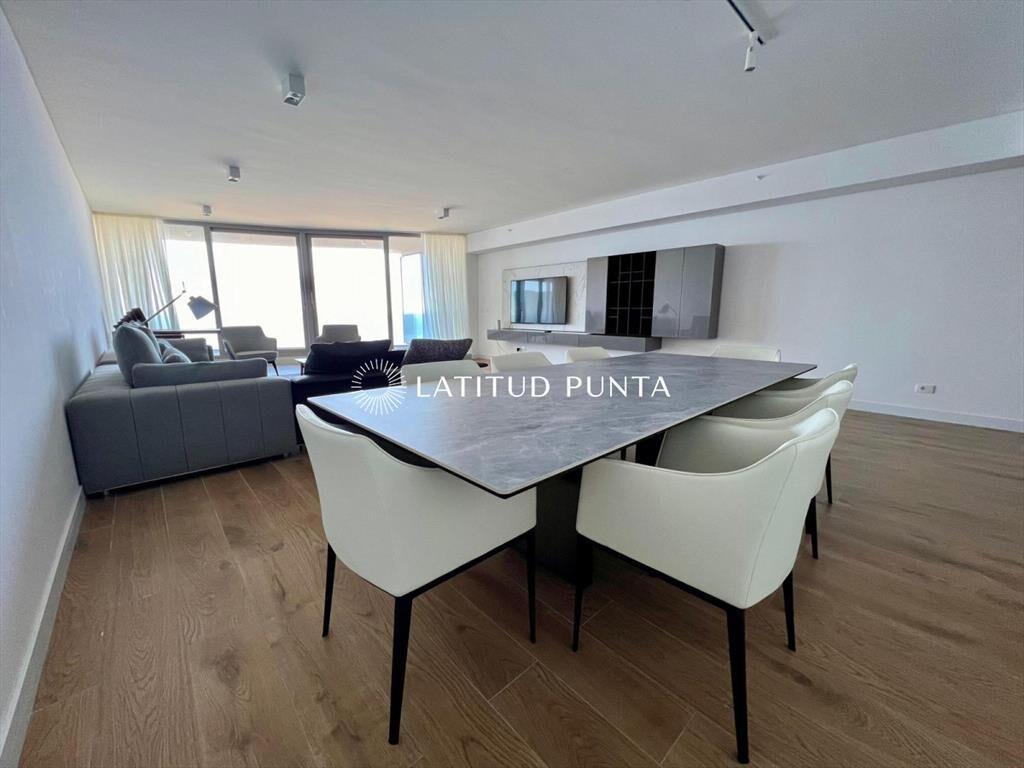 Apartamento en piso alto de 3 dormitorios con al