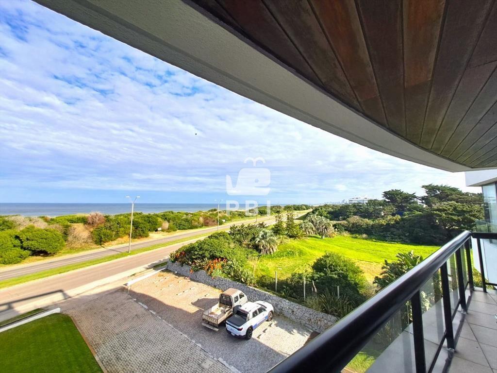 Apartamento frente al mar 2 dormitorios mas  - -