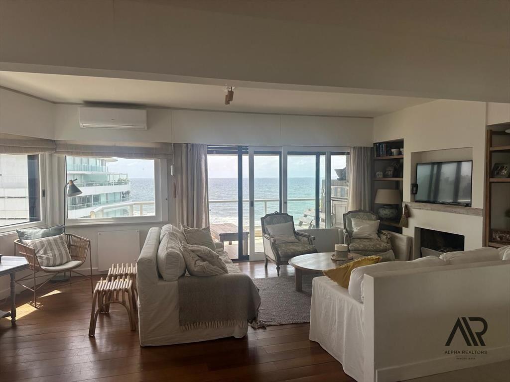 Apartamento en alquiler temporario c/ cochera en Península