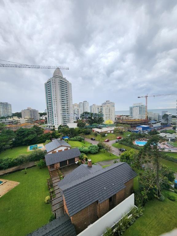 Apartamento en venta en Torre esmeralda de 3 , en
