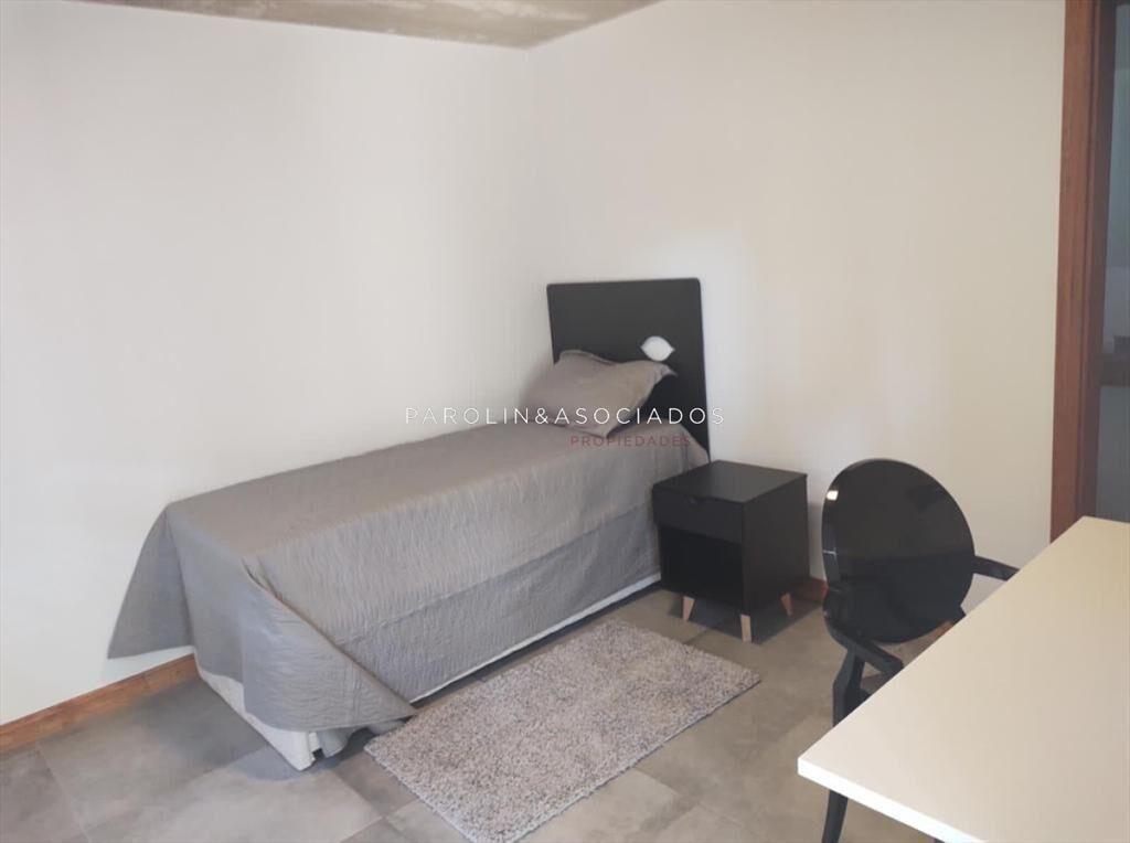 Casa en venta de 4 dormitorios en barrio privado