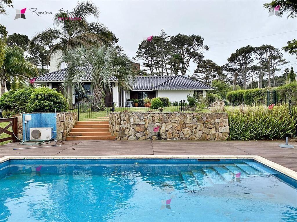 VENTA DE CASA DE 4 DORMITORIOS EN MANSA PUNTA DEL ESTE