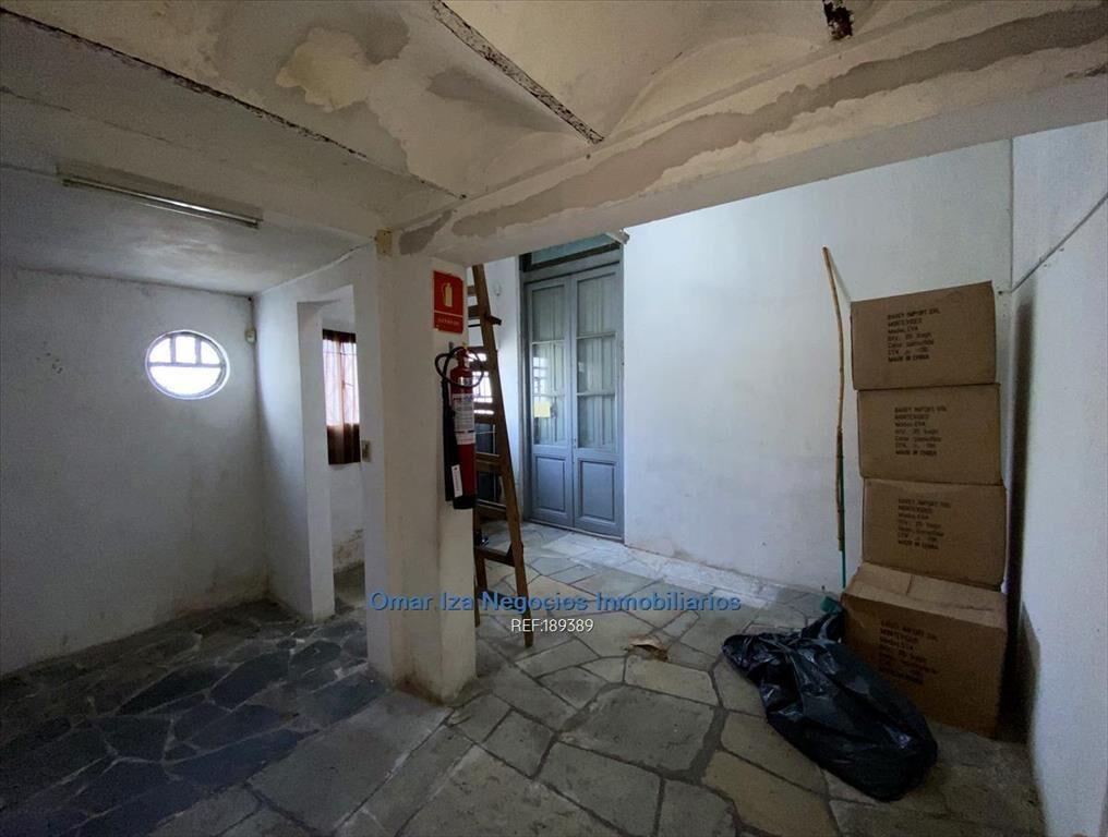 Venta CON RENTA local la comercial deposito industria