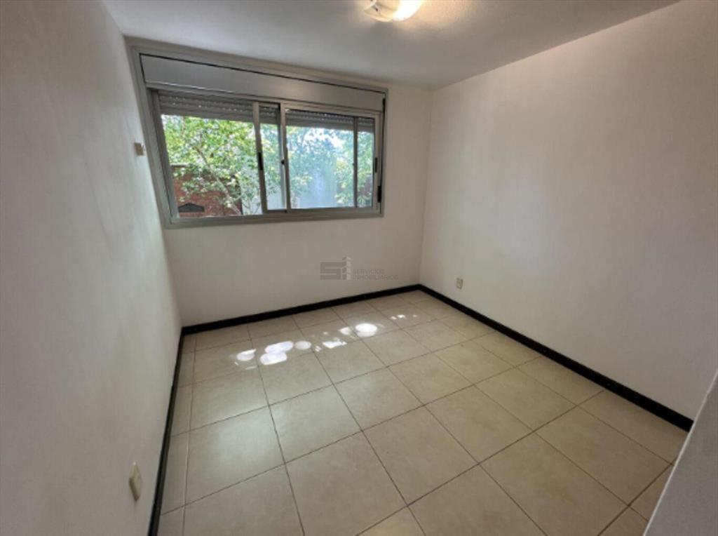 Venta con Renta Apartamento tres dormitorios dos baños balc