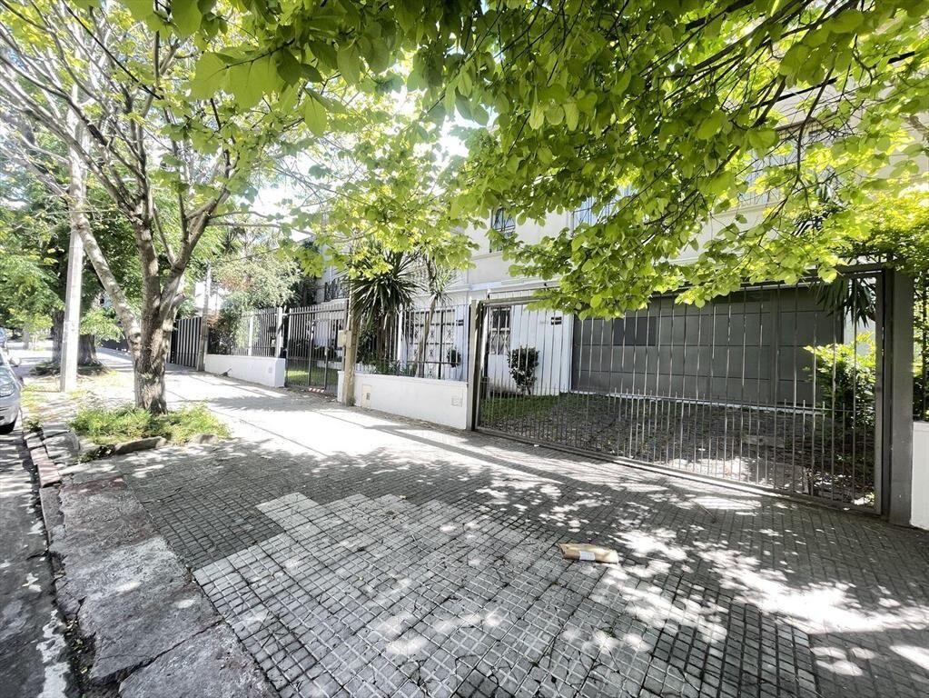PARODI Venta de casa con jardin Parque Batlle