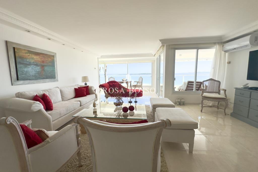 Venta apartamento de 3 dormitorios en primera -
