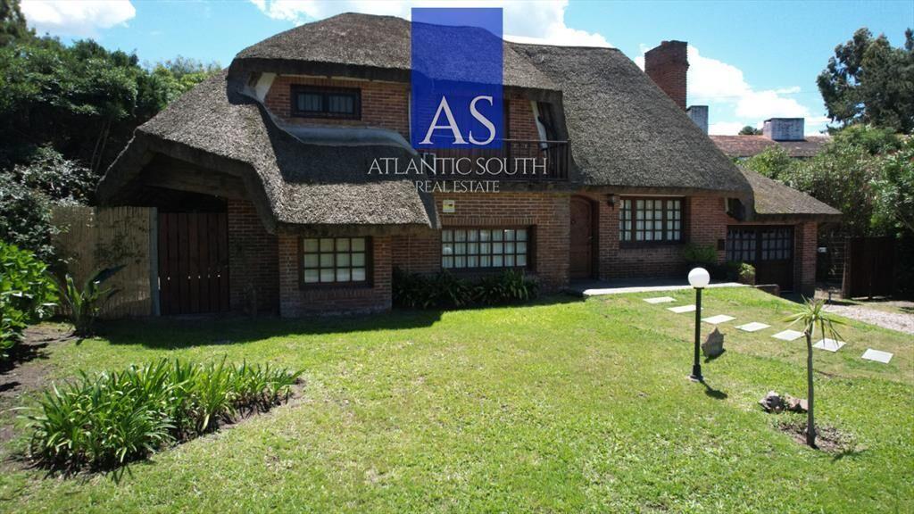 Casa de 4 dormitorios en venta a 100 metros de en