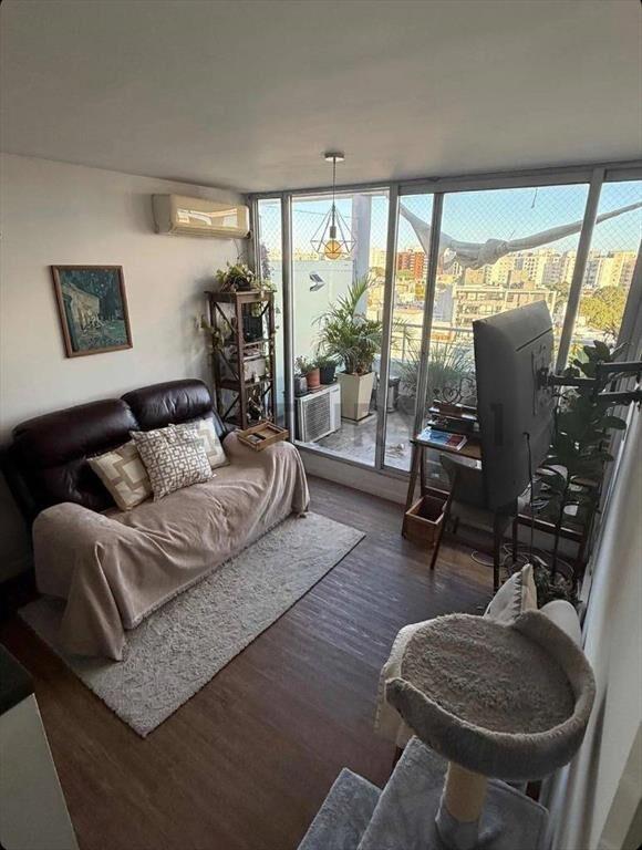 Venta Pocitos – Penthouse Frente 1 Dormitorio con terraza...