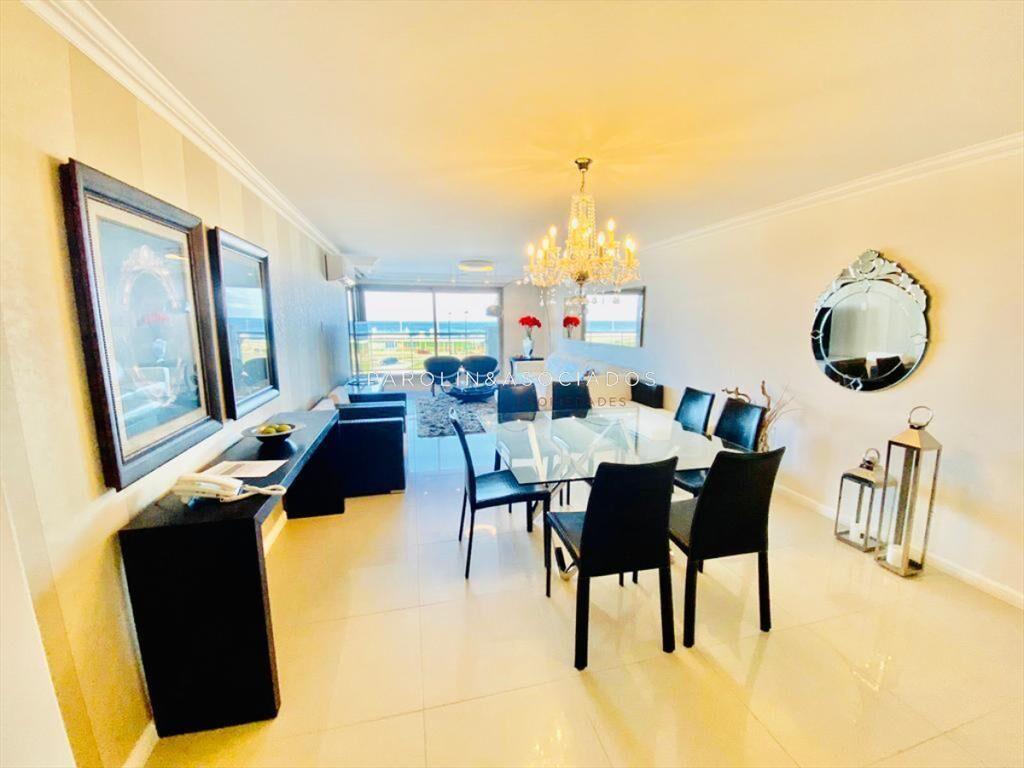 Apartamento en venta de 3 dormitorios en Torre