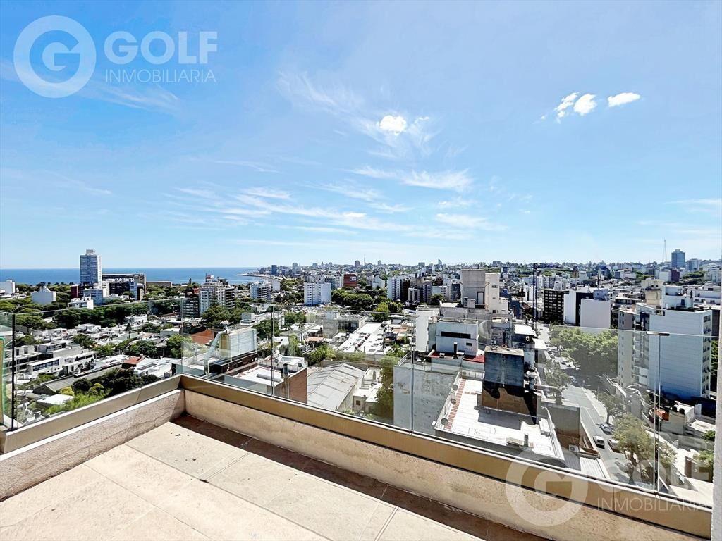 Venta de apartamento 2 Dormitorios y cochera doble en Punta