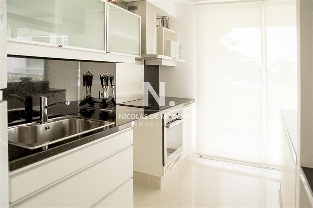 Departamento en venta en torre de categoría de 2 dormitori