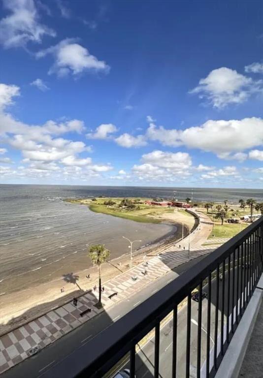 Alquiler Apartamento tres dormitorios dos baños con Vista a