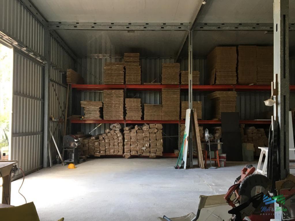 En venta excelente galpon con oficinas, 600 m2,