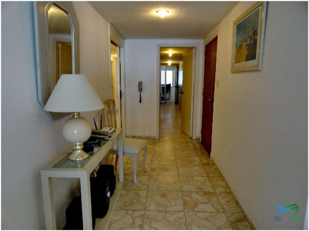 Apartamento súper amplio y cómodo , con vista,