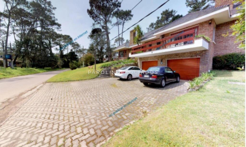 Hermosa casa en venta de 4 dormitorios en Lugano, Punta del