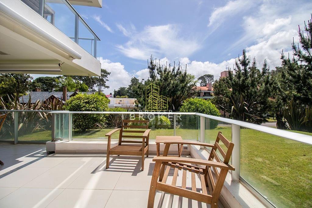 Espectacular y amplio departamento en alquiler en