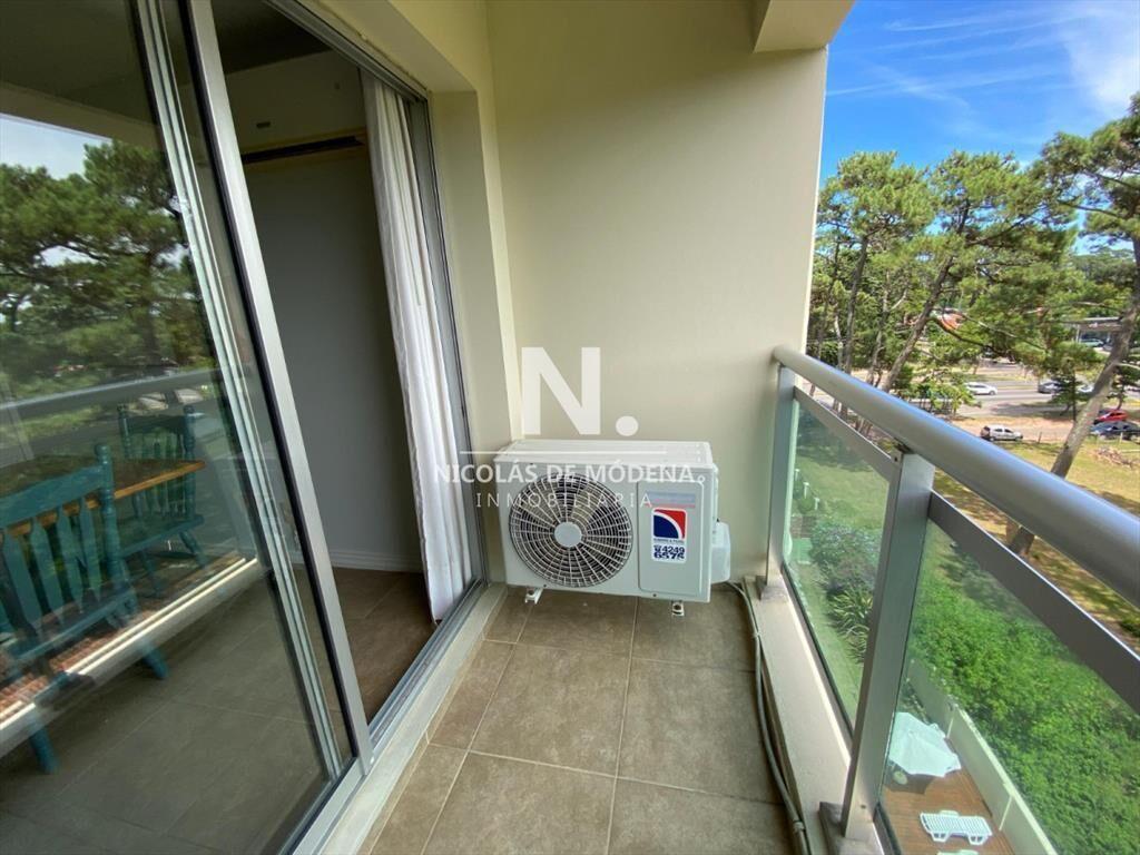 En venta departamento de 2 dormitorios en Punta
