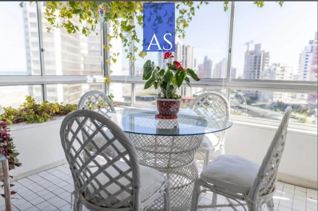 Apartamento de 4 dormitorios primera linea Playa
