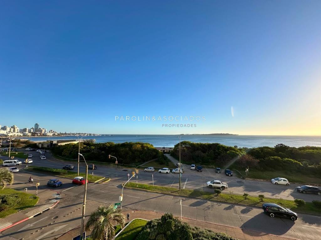 Departamento en Venta de 3 Dormitorios en Tower,