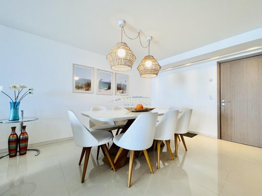 Apartamento con Vista al Mar de 3 Dormitorios y +