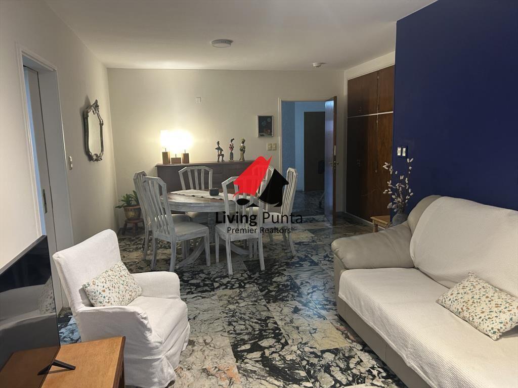 Hermoso apartamento estilo casita a una cuadra
