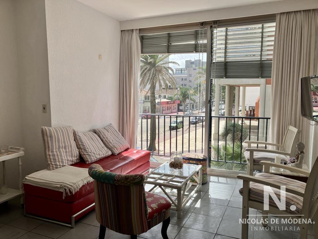 Apartamento en venta de 2 dormitorios zona Peninsula, PUNTA