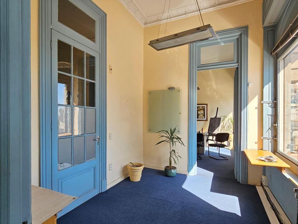 ALQUILER o VENTA - PISO DE OFICINA - CIUDAD VIEJA / CENTRO