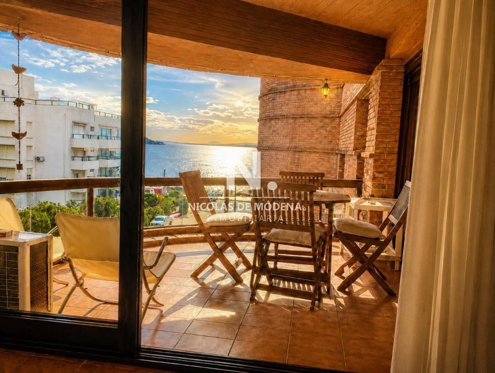 Departamento de 2 dormitorios a pasos del mar con