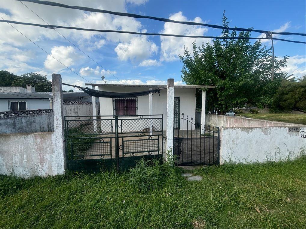 Cuatro undiades en el mismo padrón en Lezica.