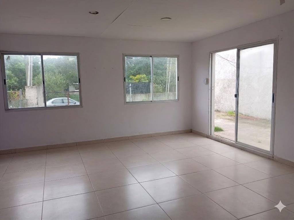 Venta casa en Cuchilla Alta con salón barbacoa