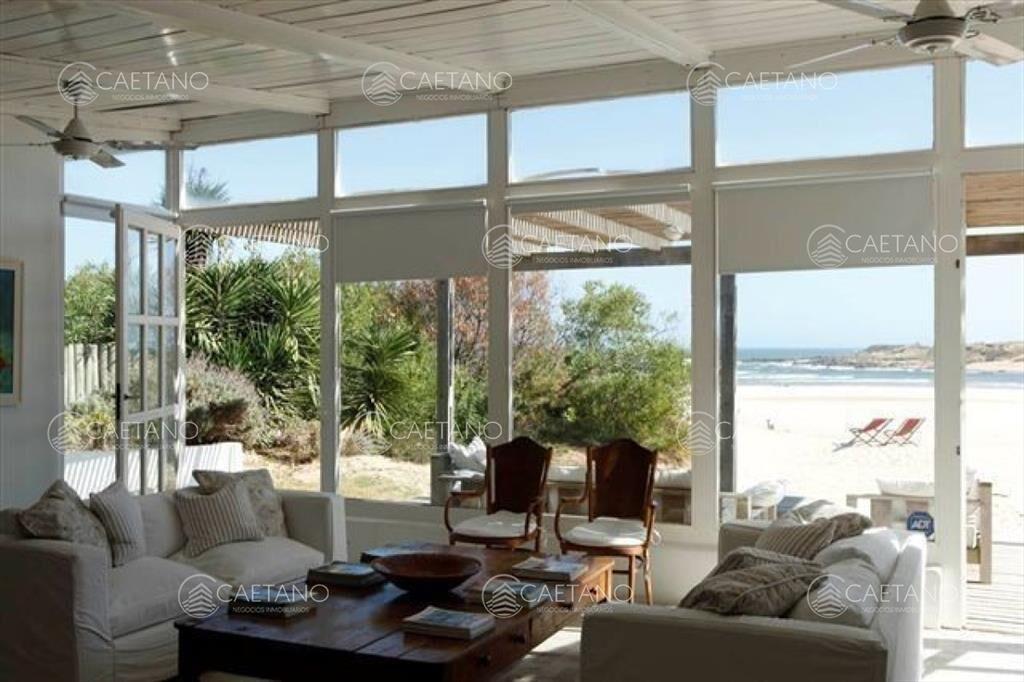 Casa sobre la playa, ideal para veranear!