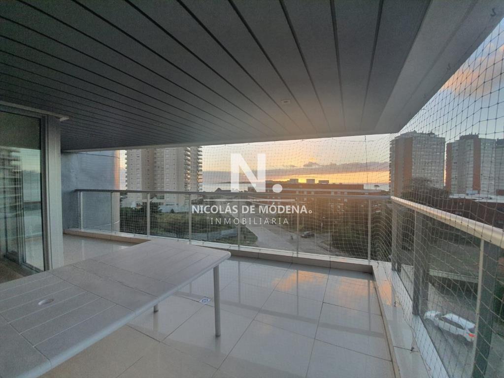 Gran departamento a pasos del mar, Punta del Este