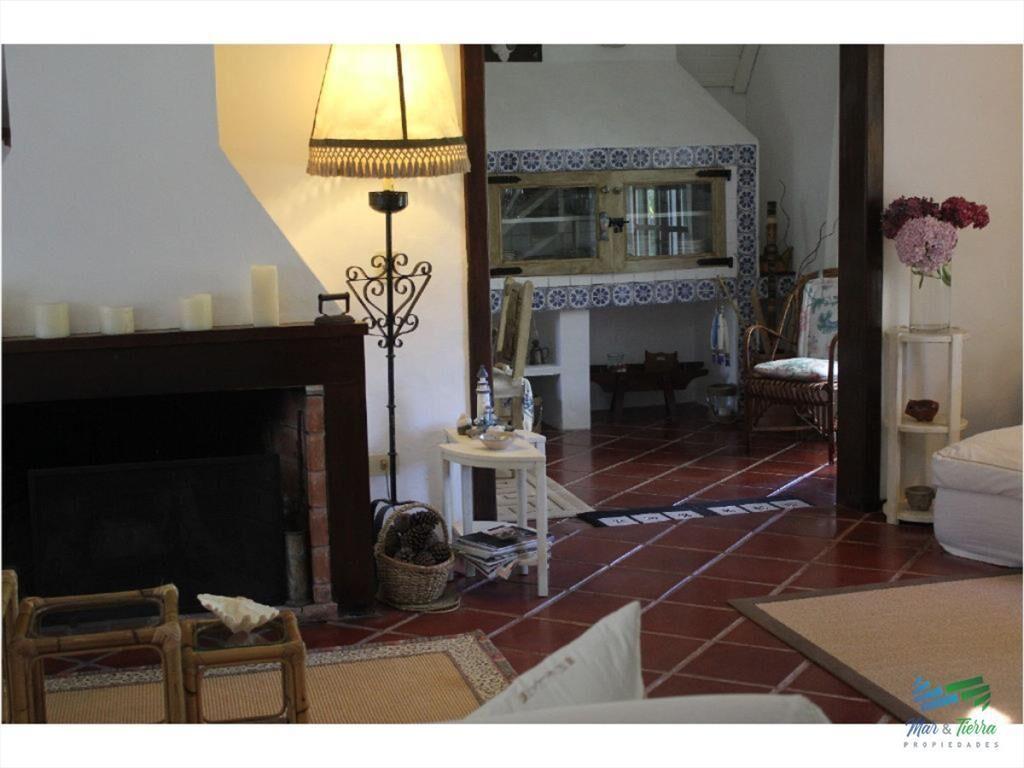 En venta y alquiler...  Casa en excelente zona,