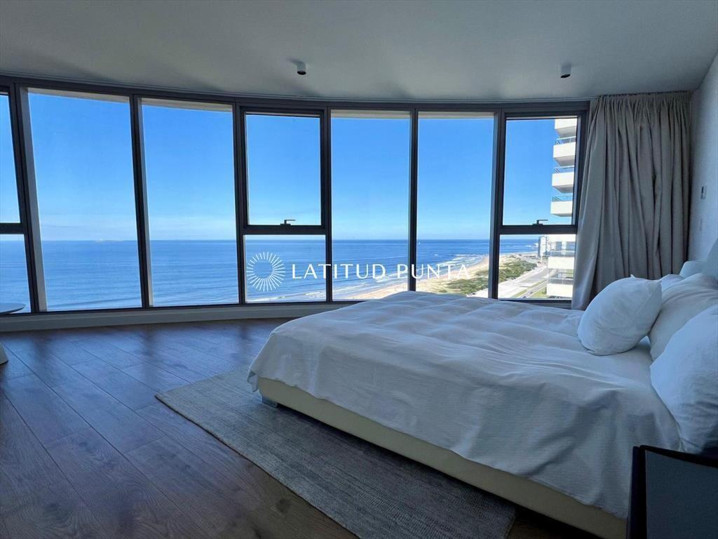 Apartamento en piso alto de 3 dormitorios con al