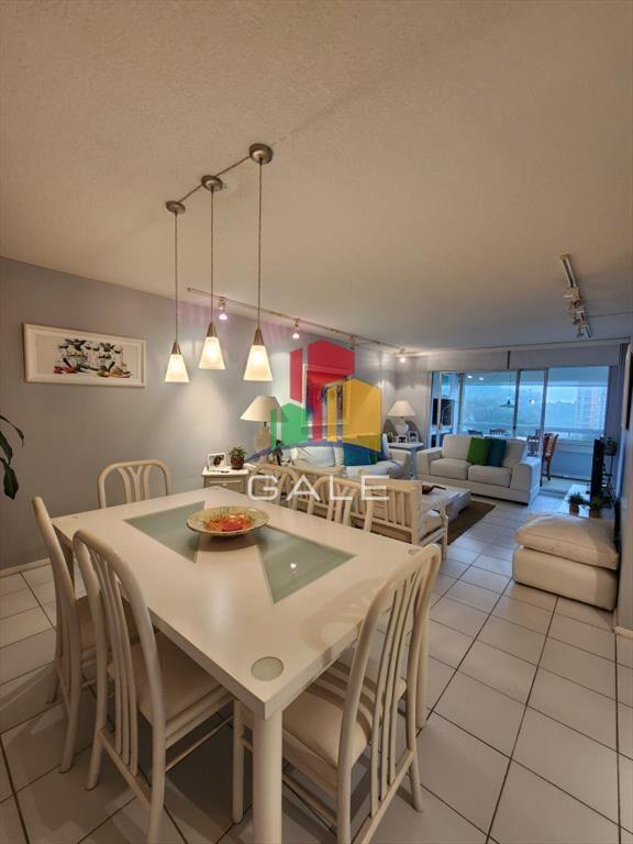 Vende apartamento de 2 dormitorios en Punta del